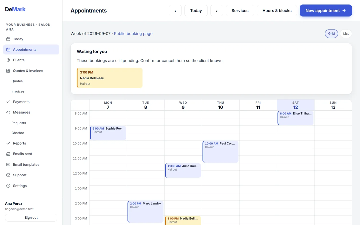 Weekly appointment grid in the back office, with a pending booking waiting to be confirmed